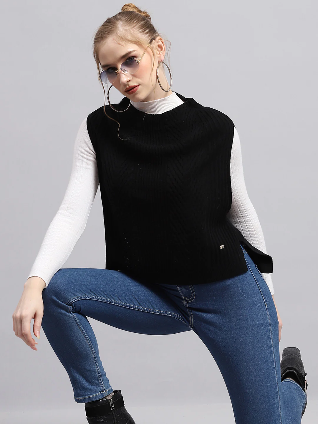 Women Black Self Design Round Neck Sleeveless Winter Tops - Image 6