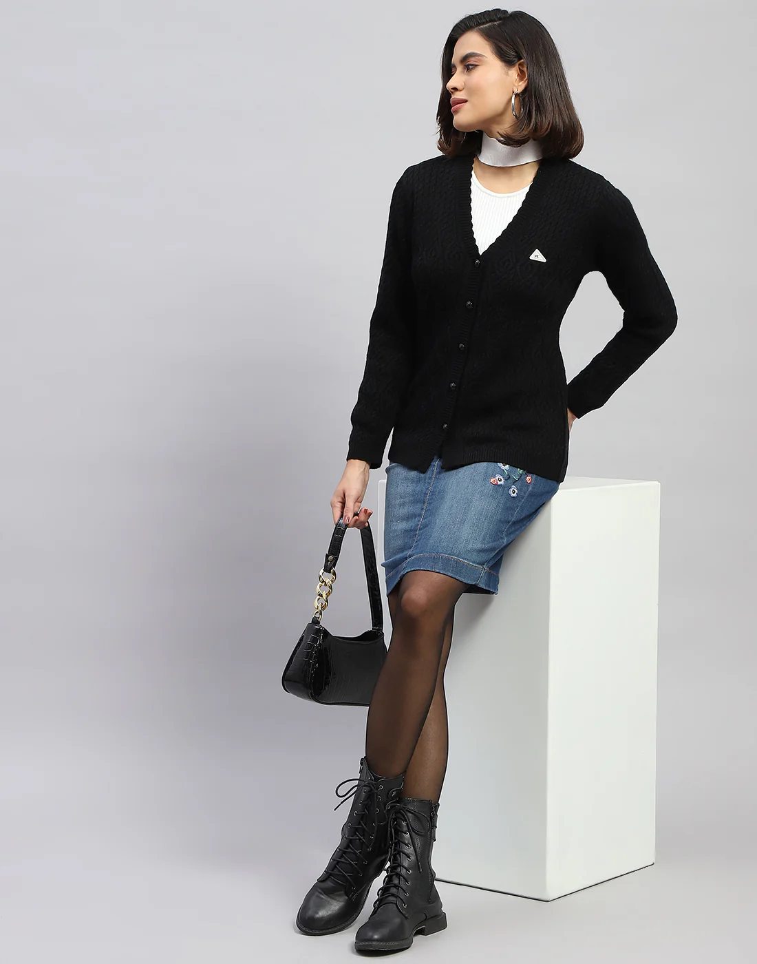 Women Black Self Design V Neck Full Sleeve Cardigan - Image 2
