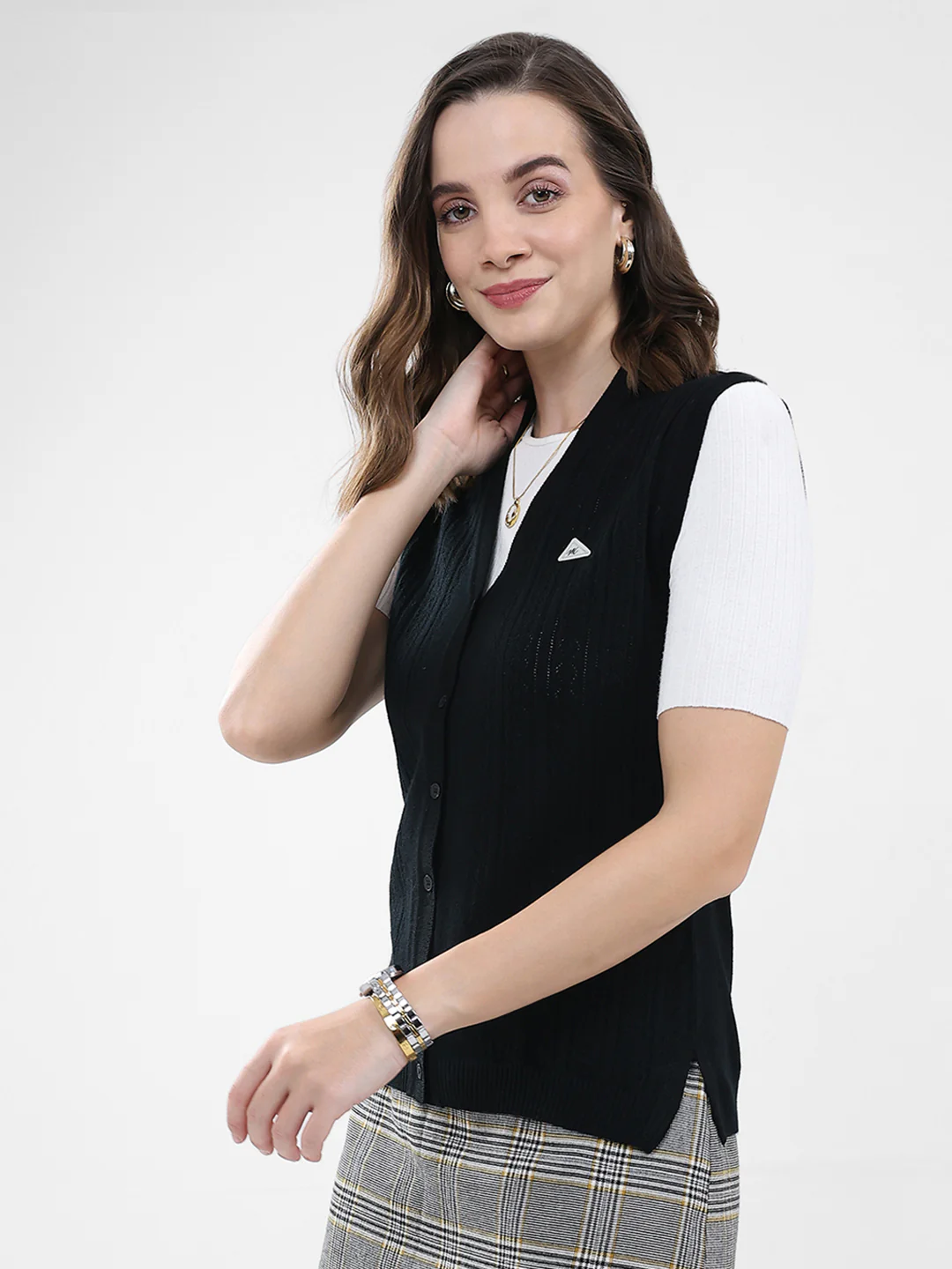 Women Black Self Design V Neck Sleeveless Cardigan - Image 3