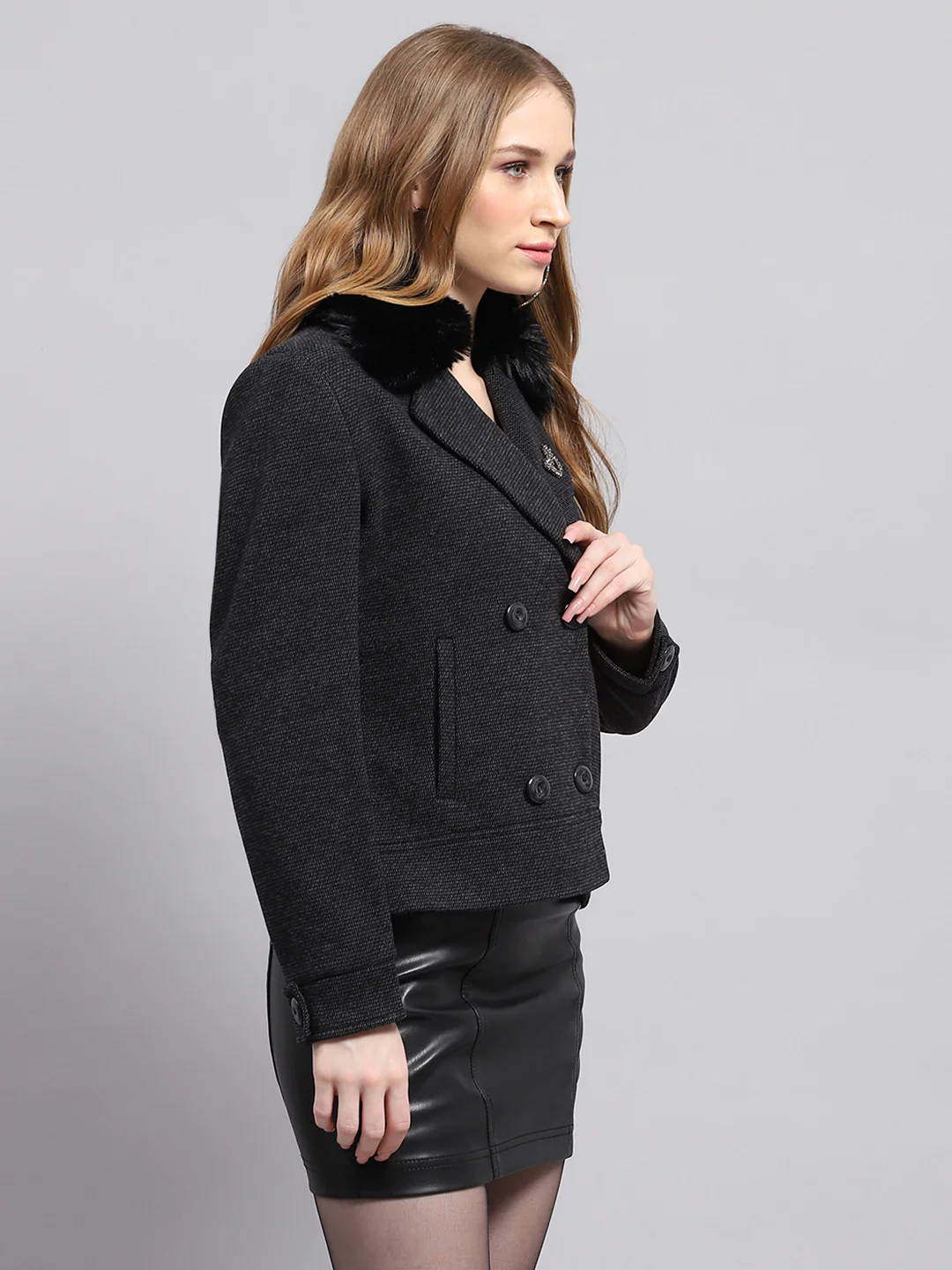 Women Black Solid Collar Full Sleeve Coat - Image 4