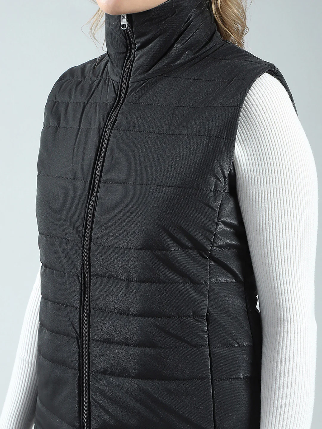 Women Black Solid Collar Sleeveless Reversible Jacket - Image 10