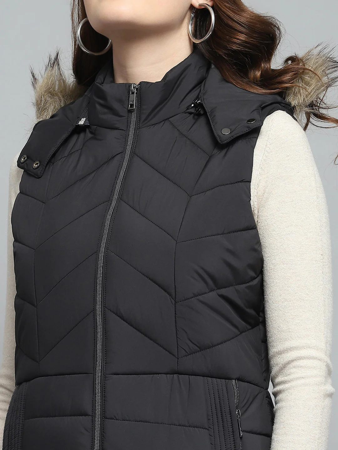 Women Black Solid Detachable Hood Sleeveless Jacket - Image 7