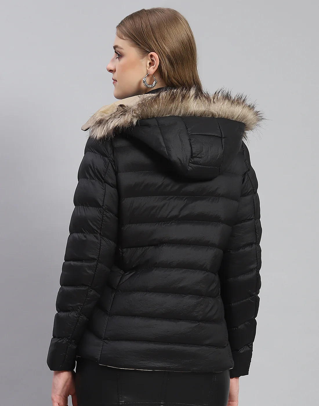 Women Black Solid Hooded Full Sleeve Jacket - Image 5