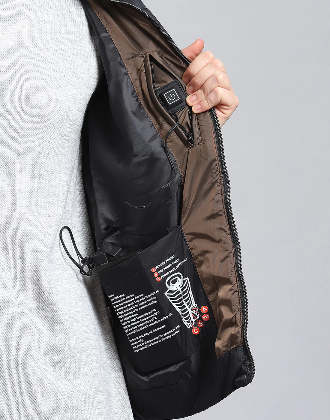 Women Black Solid Hooded Full Sleeve Heating Jacket - Image 3