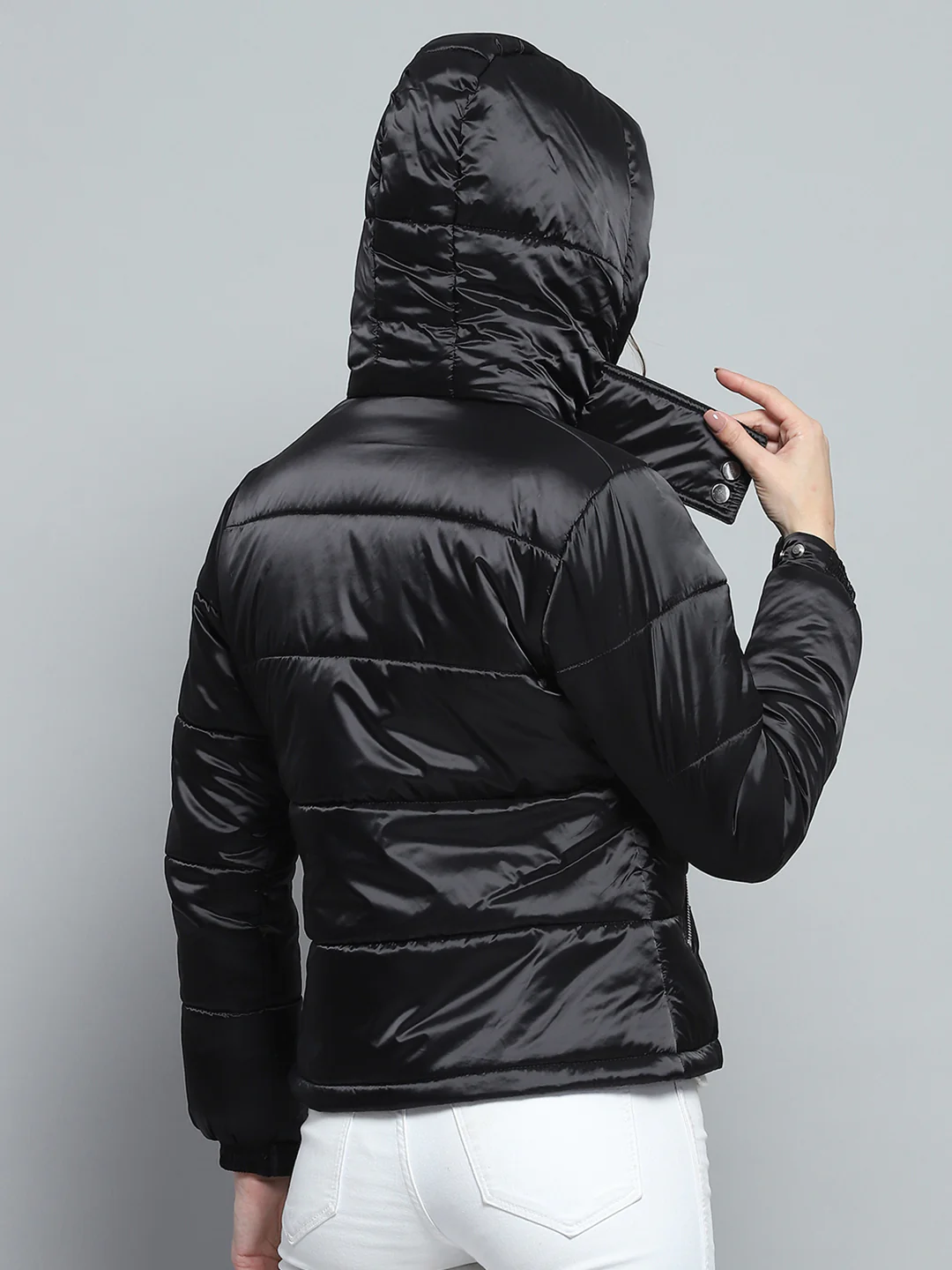 Women Black Solid Hooded Full Sleeve Jacket - Image 5