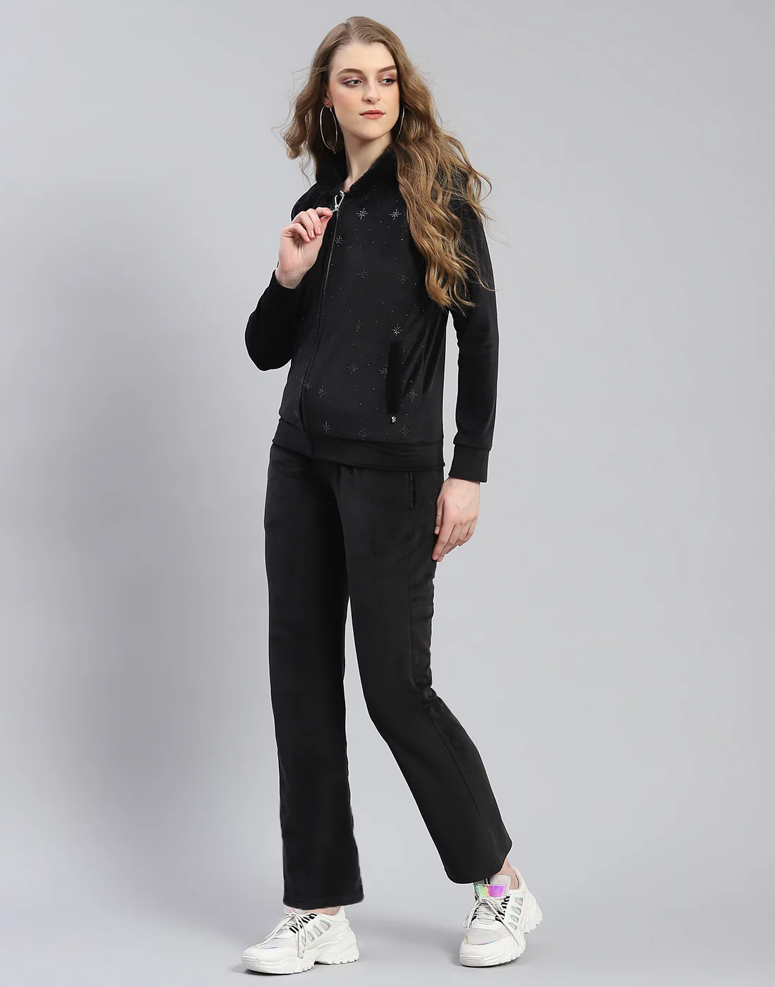 Women Black Solid Hooded Full Sleeve Tracksuit - Image 3