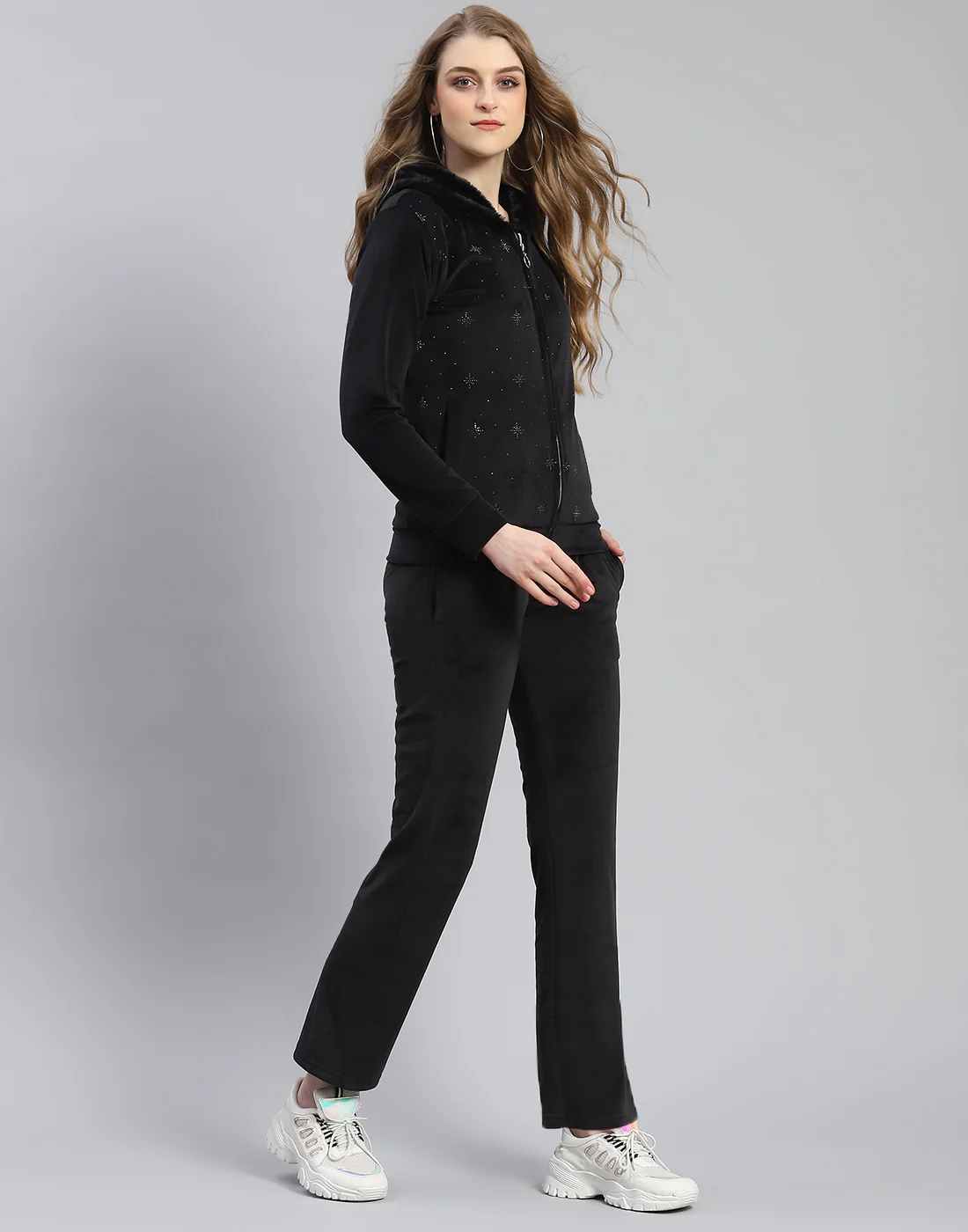 Women Black Solid Hooded Full Sleeve Tracksuit - Image 4