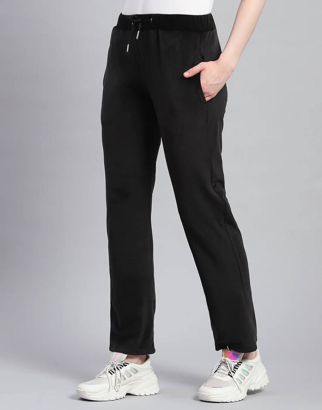 Women Black Solid Hooded Full Sleeve Tracksuit - Image 8
