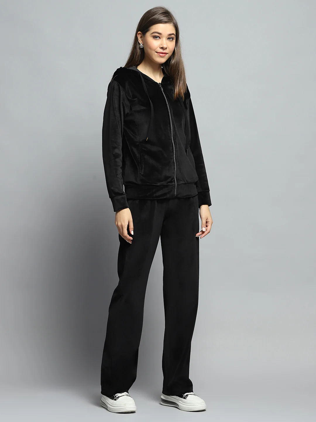 Women Black Solid Hooded Full Sleeve Tracksuit - Image 4