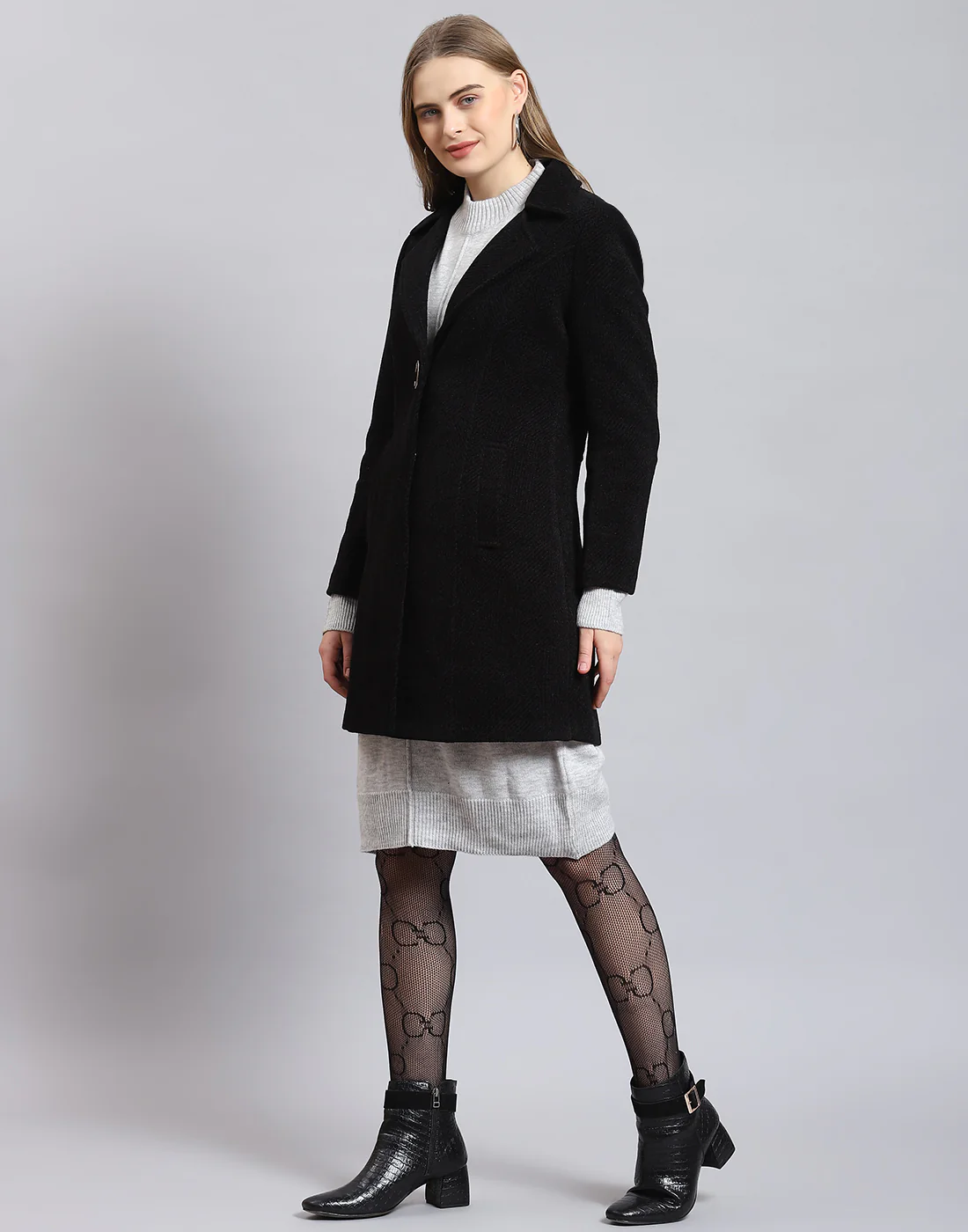 Women Black Solid Lapel Collar Full Sleeve Coat - Image 3