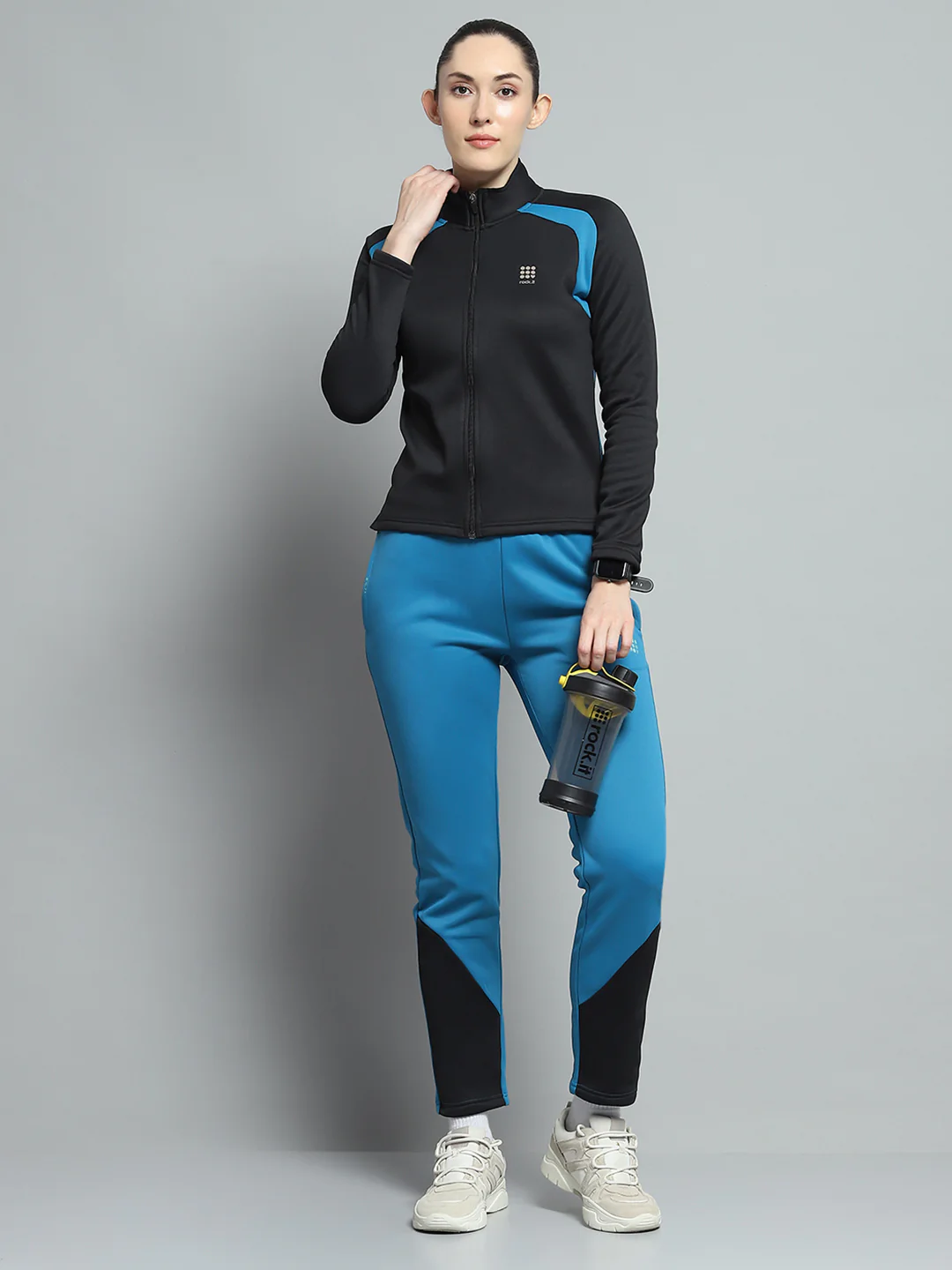 Rock.it Women Black Solid Mock Neck Full Sleeve Tracksuit - Image 2