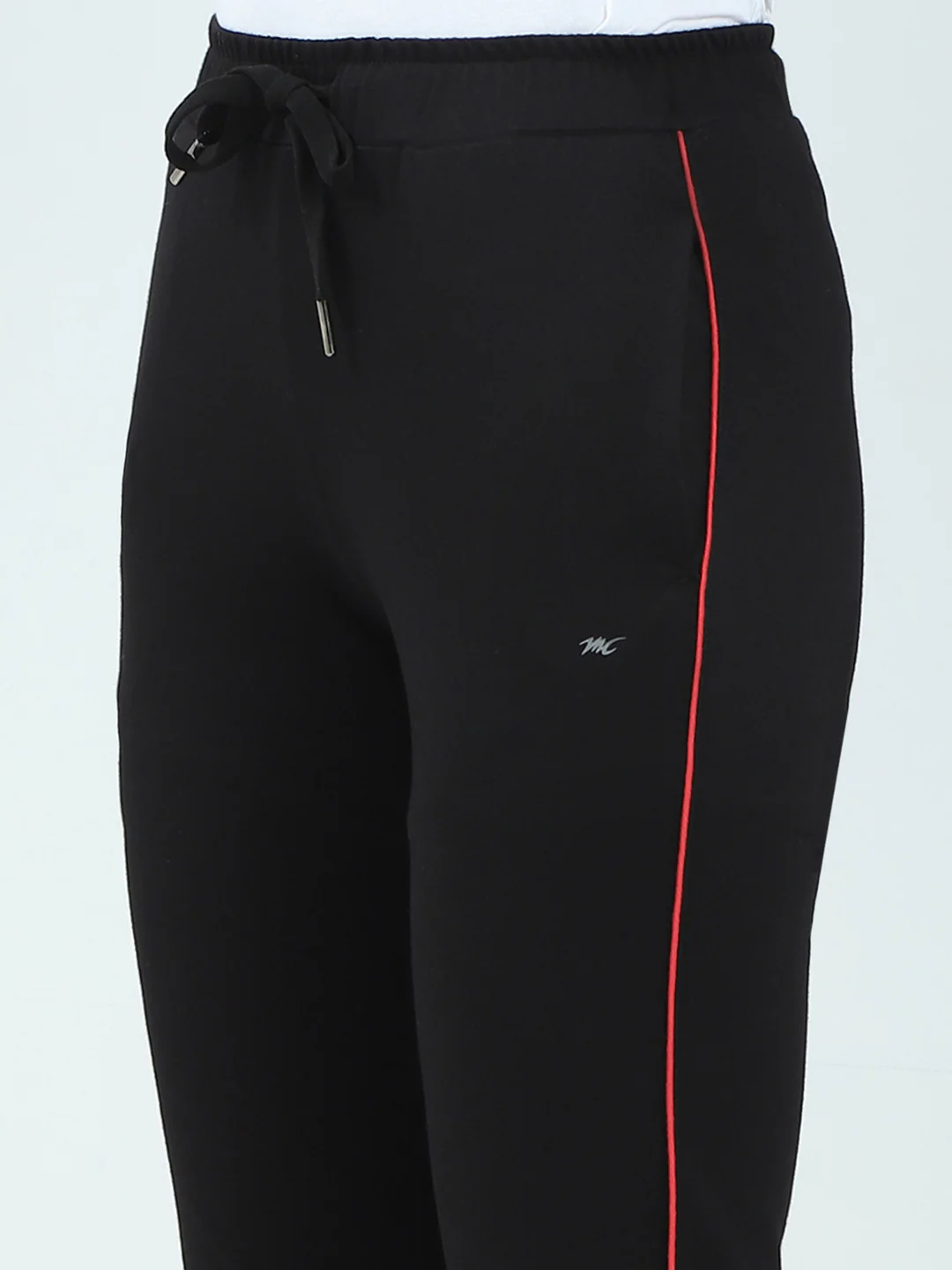 Women Black Solid Regular Fit Capri - Image 6