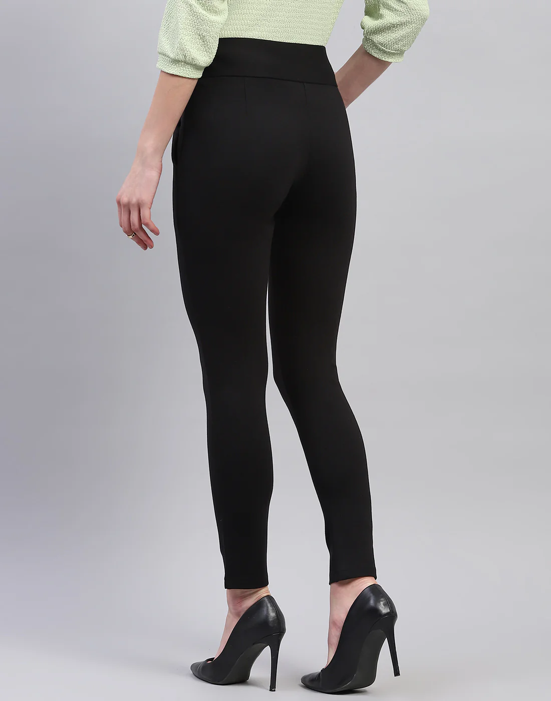 Women Black Solid Regular Fit Jegging - Image 2