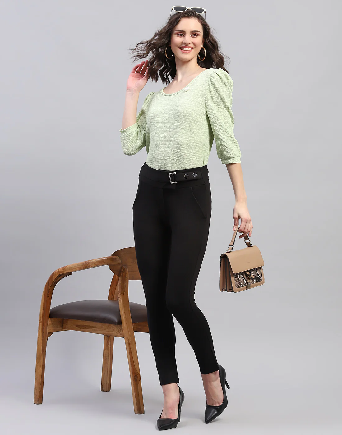 Women Black Solid Regular Fit Jegging - Image 3