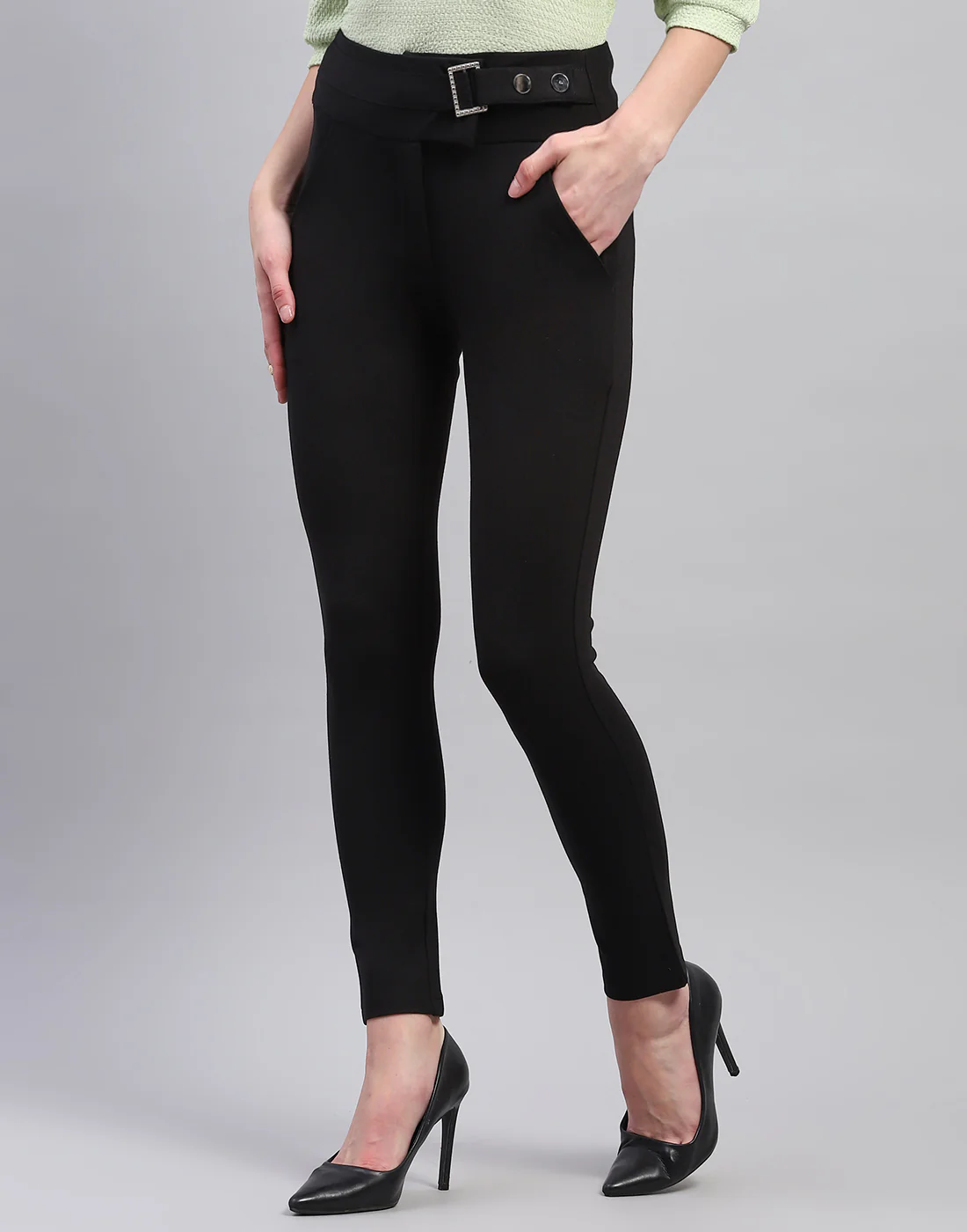Women Black Solid Regular Fit Jegging - Image 4