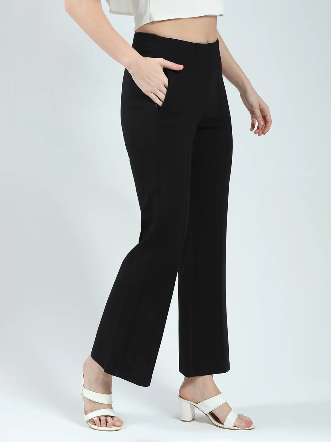 Women Black Solid Regular Fit Jegging - Image 4
