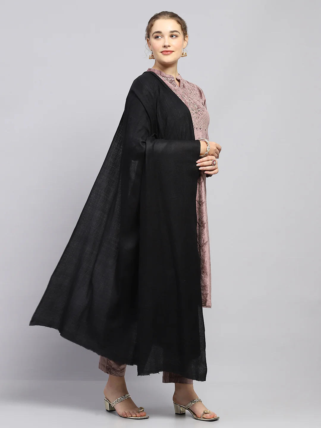 Women Black Solid Shawl - Image 4