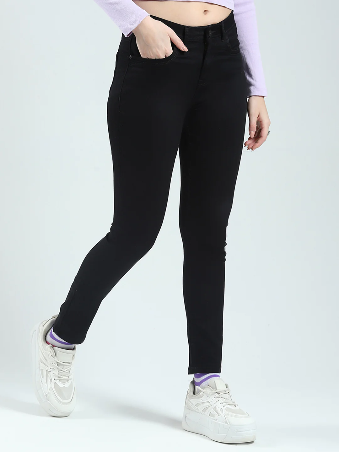 Women Black Solid Slim Fit Denim - Image 4