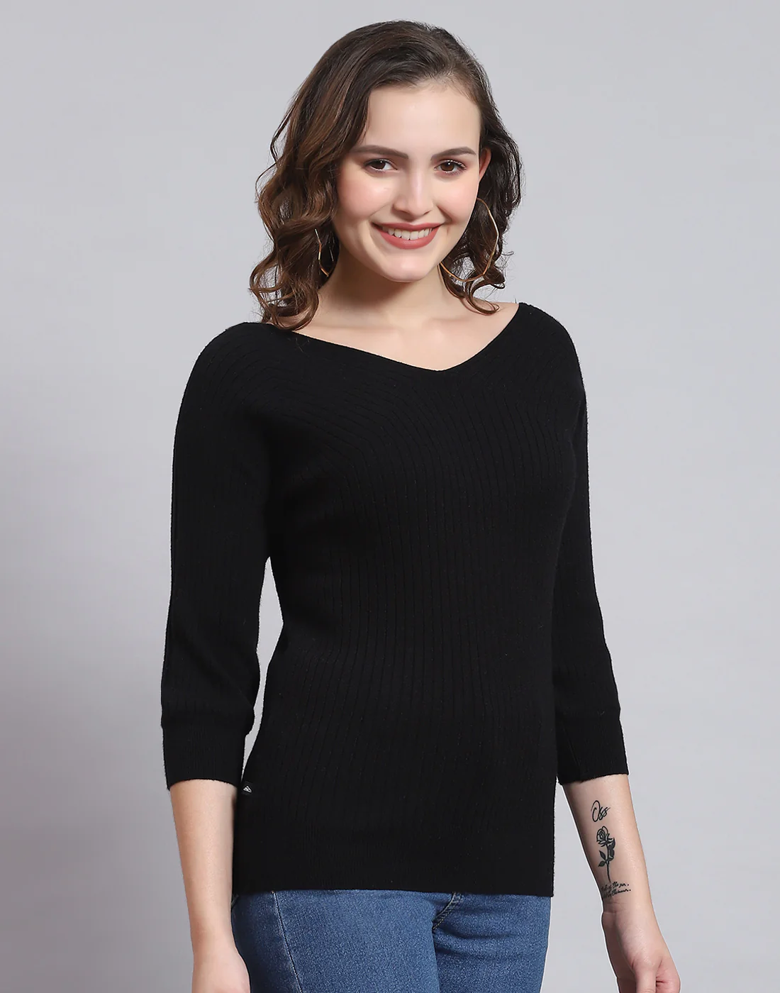 Women Black Solid V Neck 3/4 Sleeve Sweater - Image 4