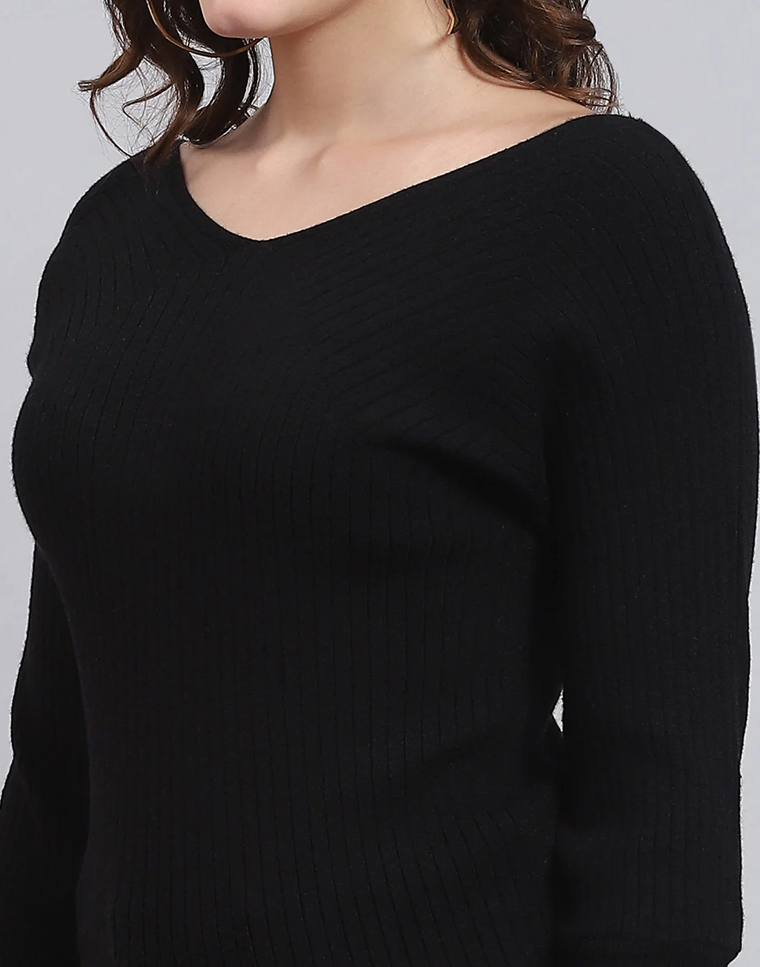 Women Black Solid V Neck 3/4 Sleeve Sweater - Image 6
