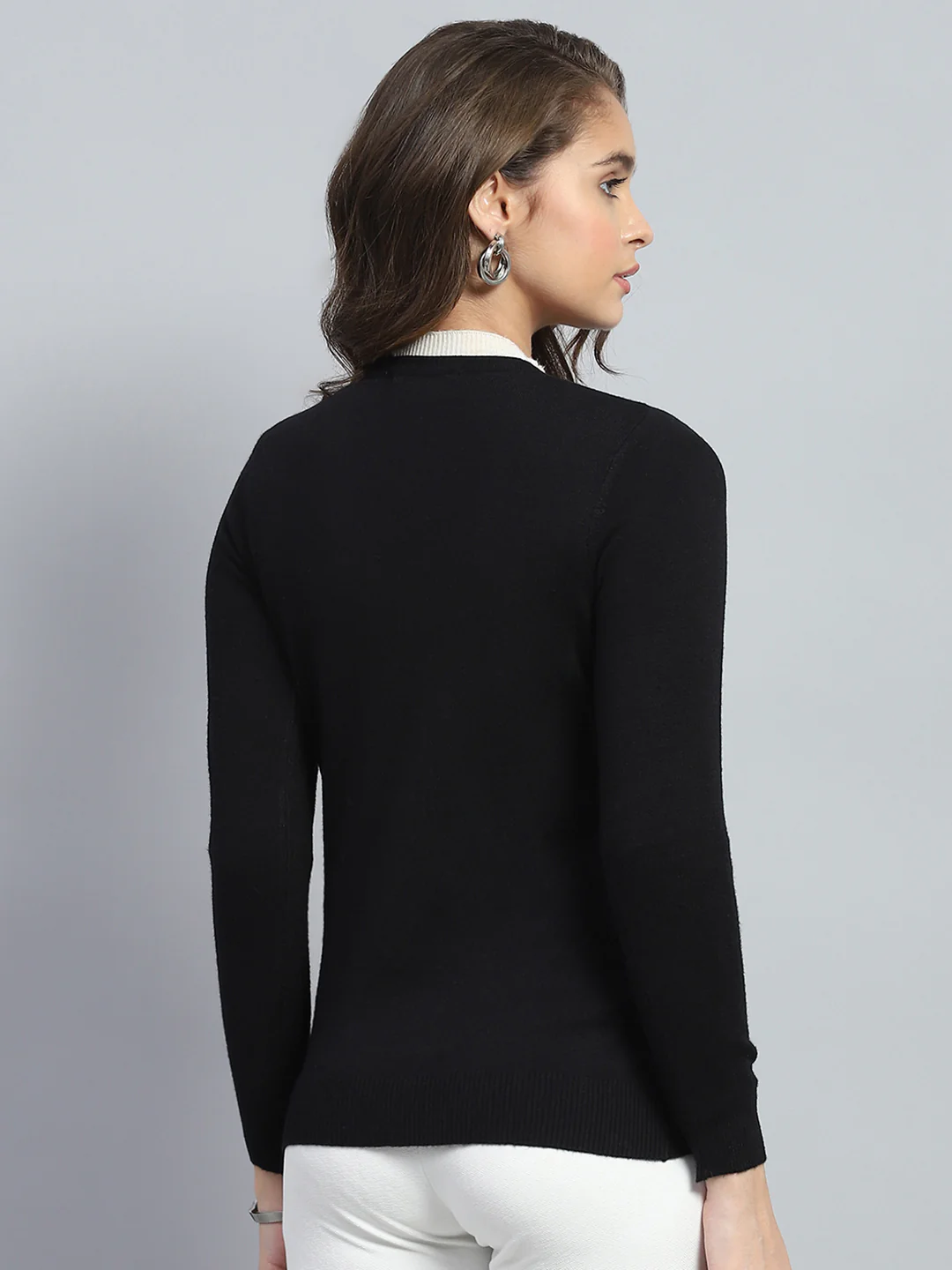 Women Black Solid V Neck Full Sleeve Cardigan - Image 5