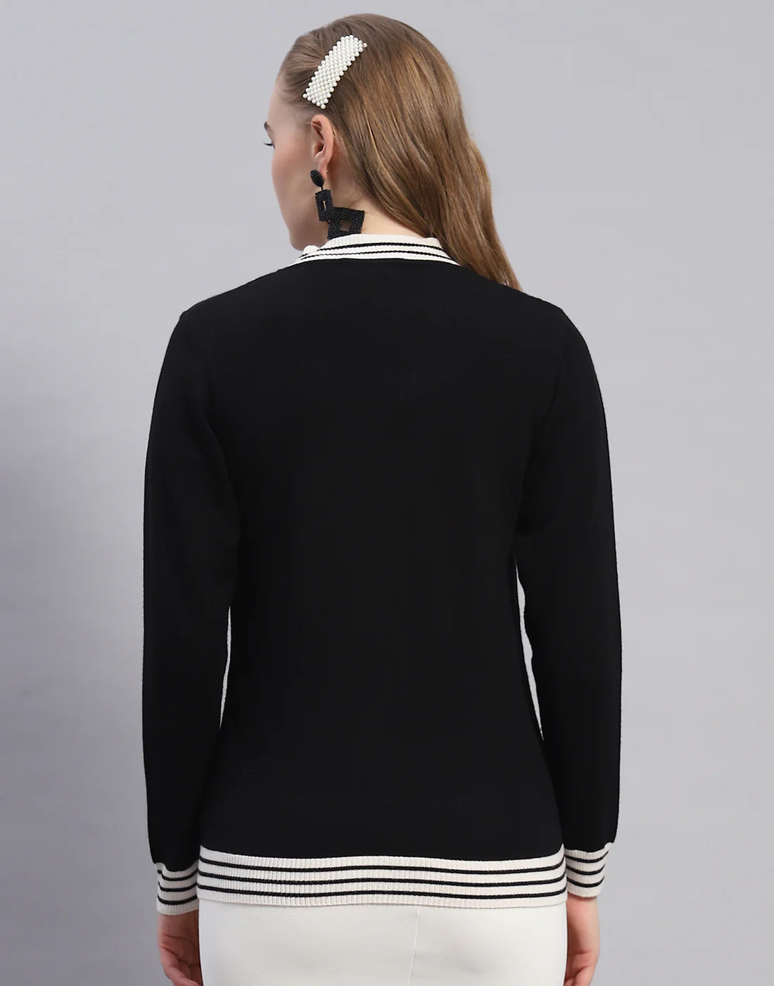 Women Black Solid V Neck Full Sleeve Cardigan - Image 5