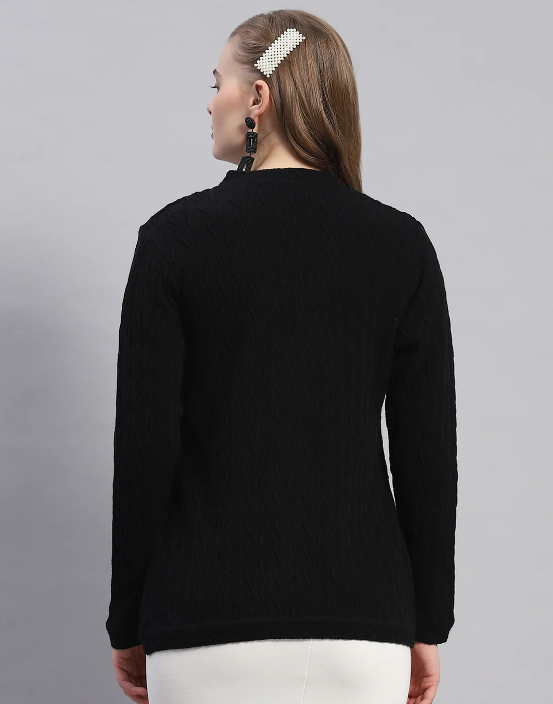 Women Black Solid V Neck Full Sleeve Cardigan - Image 5