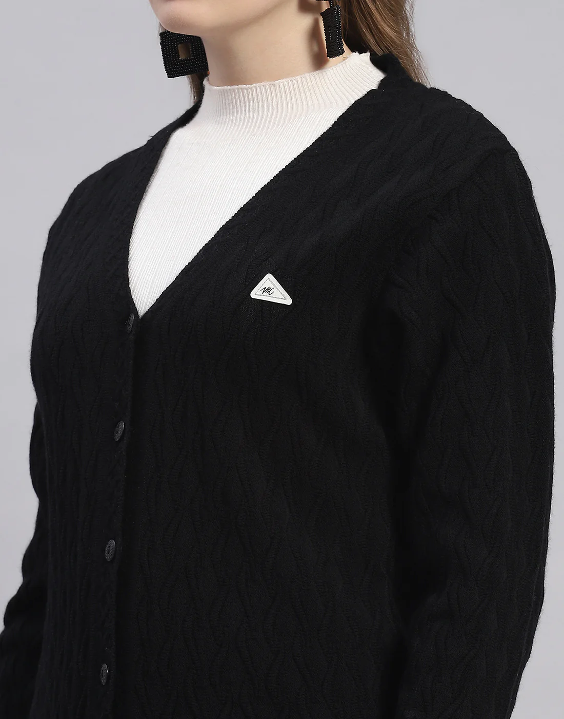 Women Black Solid V Neck Full Sleeve Cardigan - Image 7