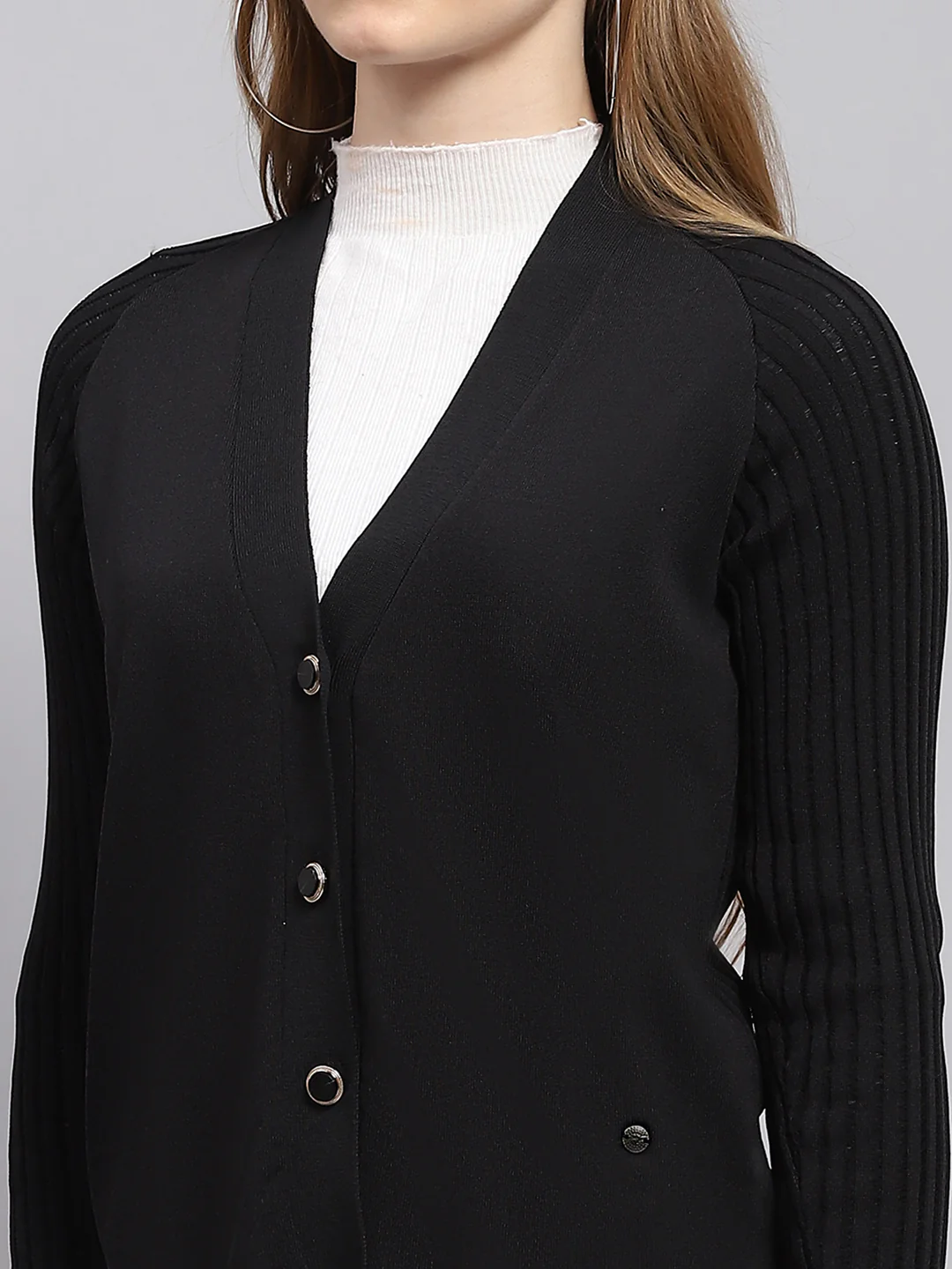 Women Black Solid V Neck Full Sleeve Cardigan - Image 6