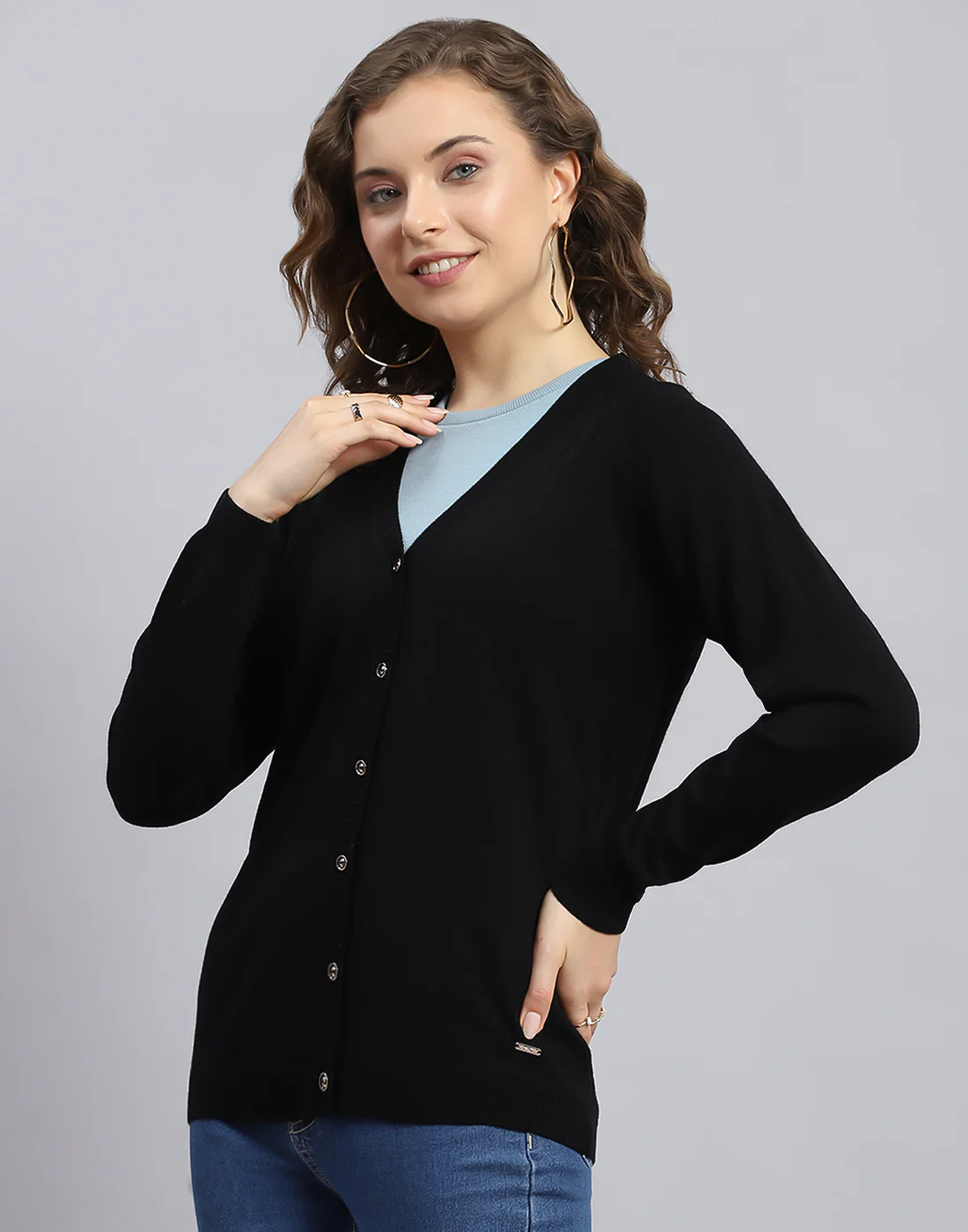 Women Black Solid V Neck Full Sleeve Cardigan - Image 3