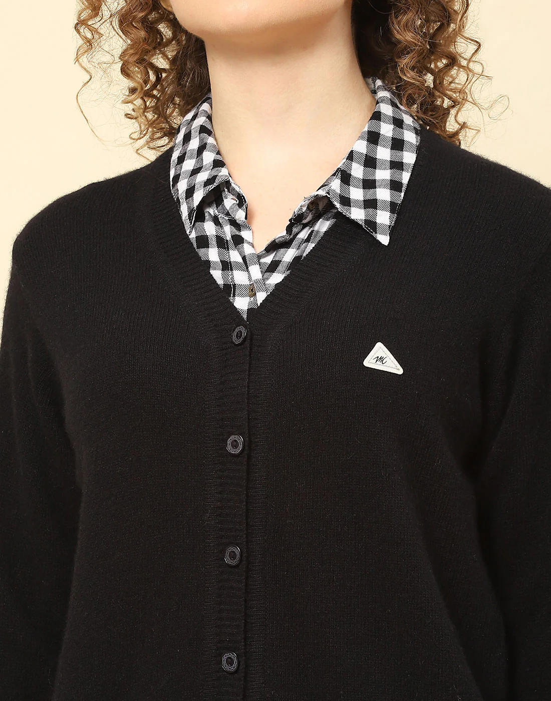 Women Black Solid V Neck Full Sleeve Cardigan - Image 6