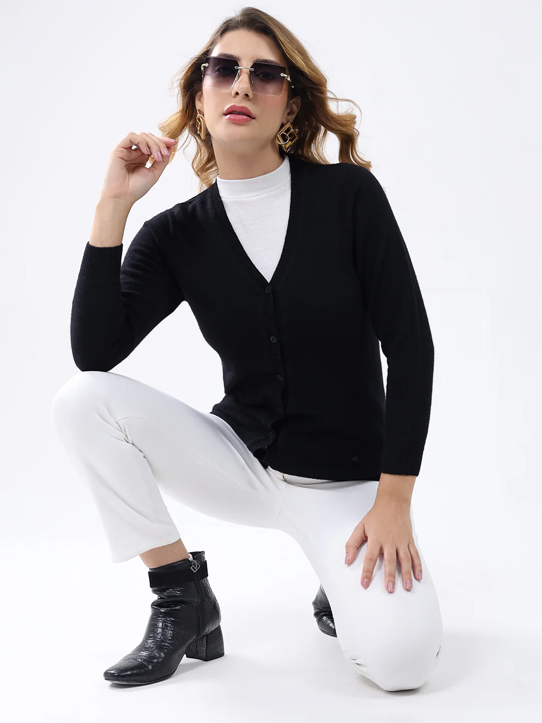 Women Black Solid V Neck Full Sleeve Cardigan - Image 2