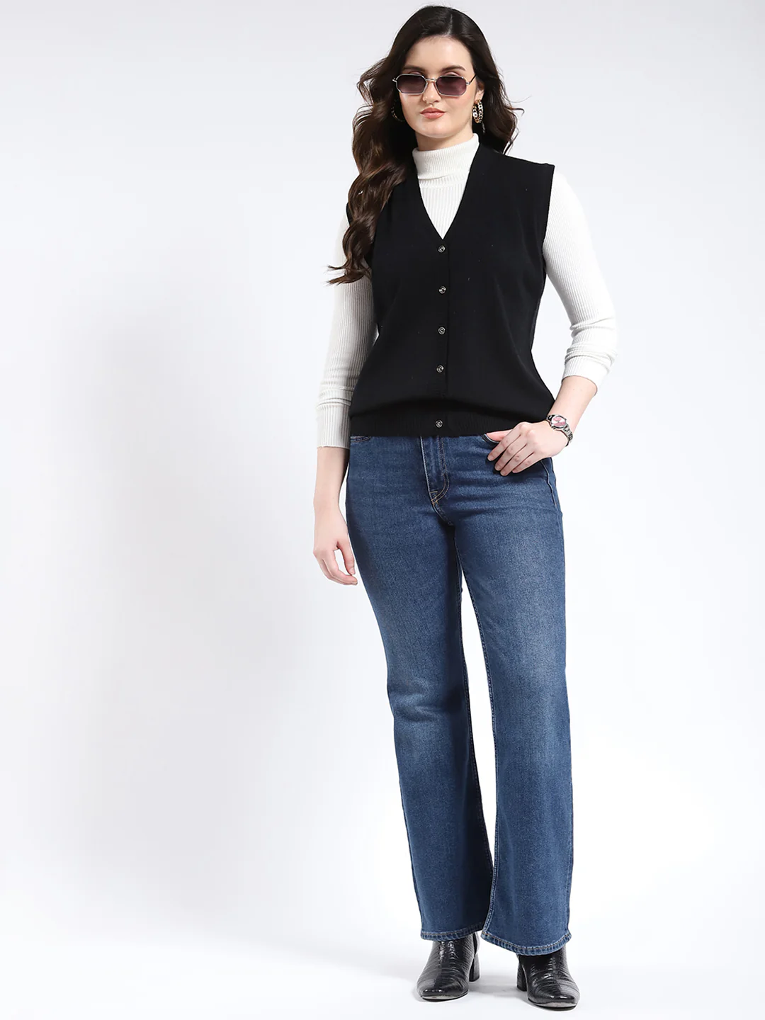Women Black Solid V Neck Sleeveless Cardigan - Image 2
