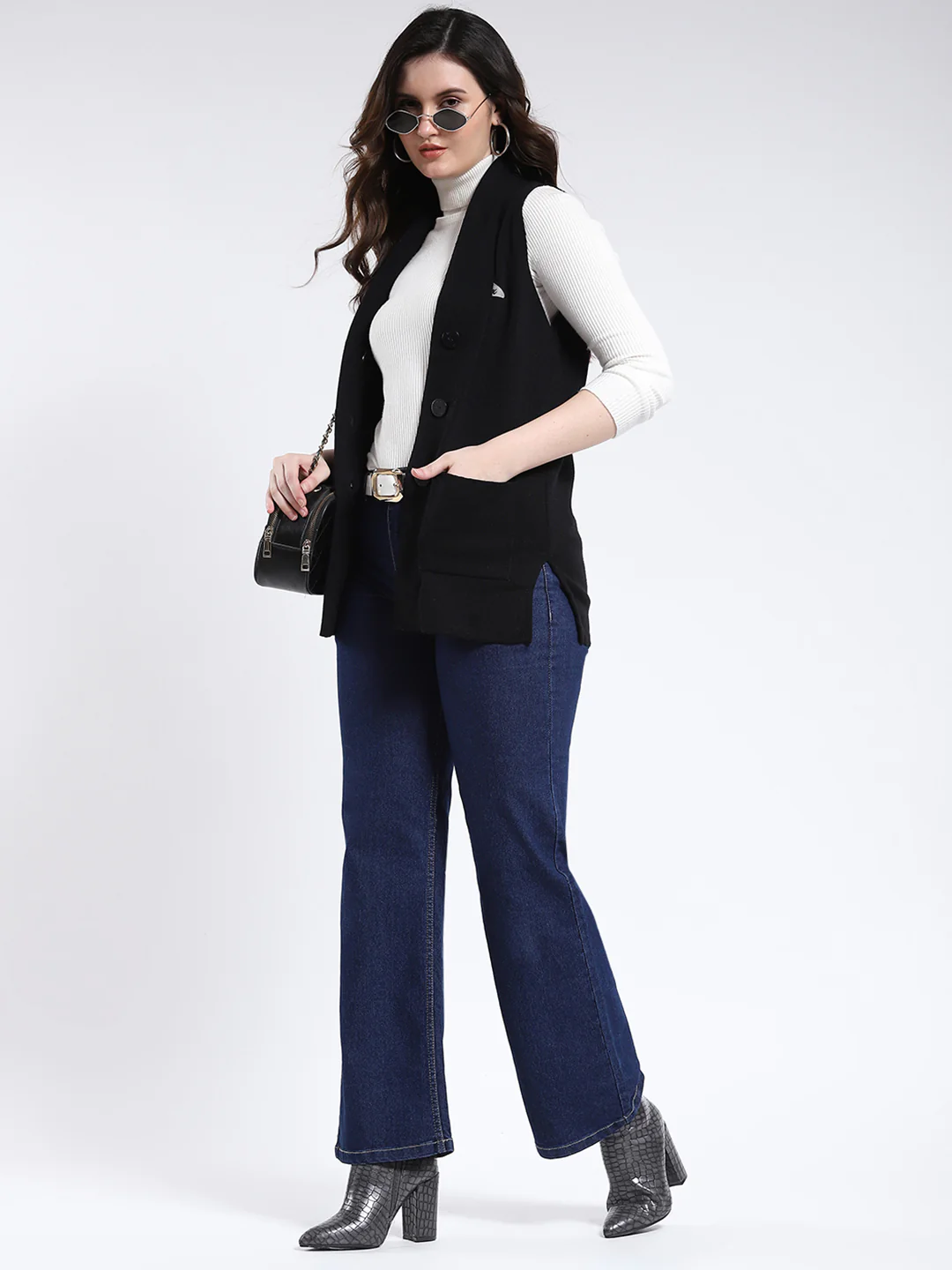 Women Black Solid V Neck Sleeveless Cardigan - Image 2