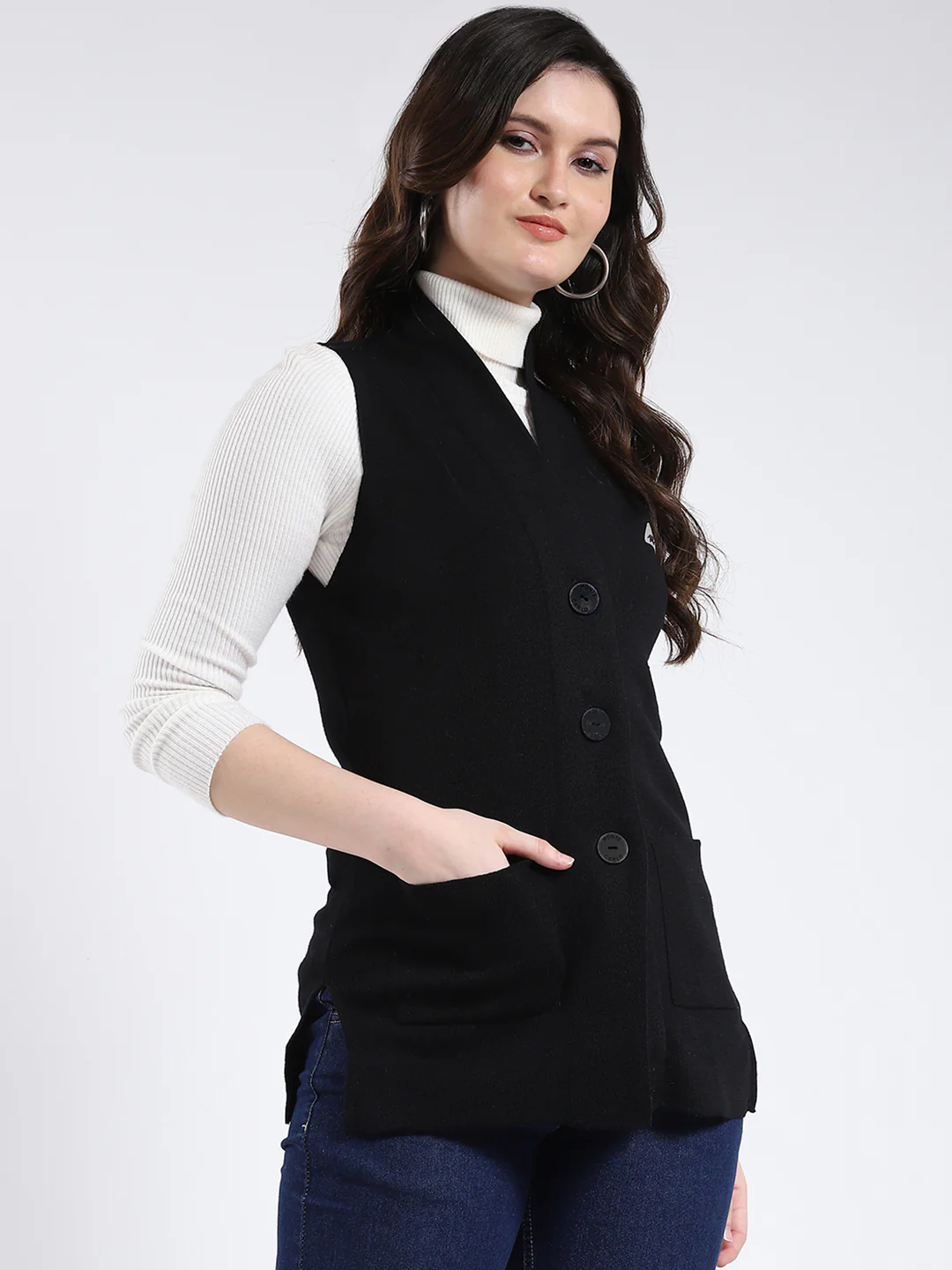 Women Black Solid V Neck Sleeveless Cardigan - Image 4