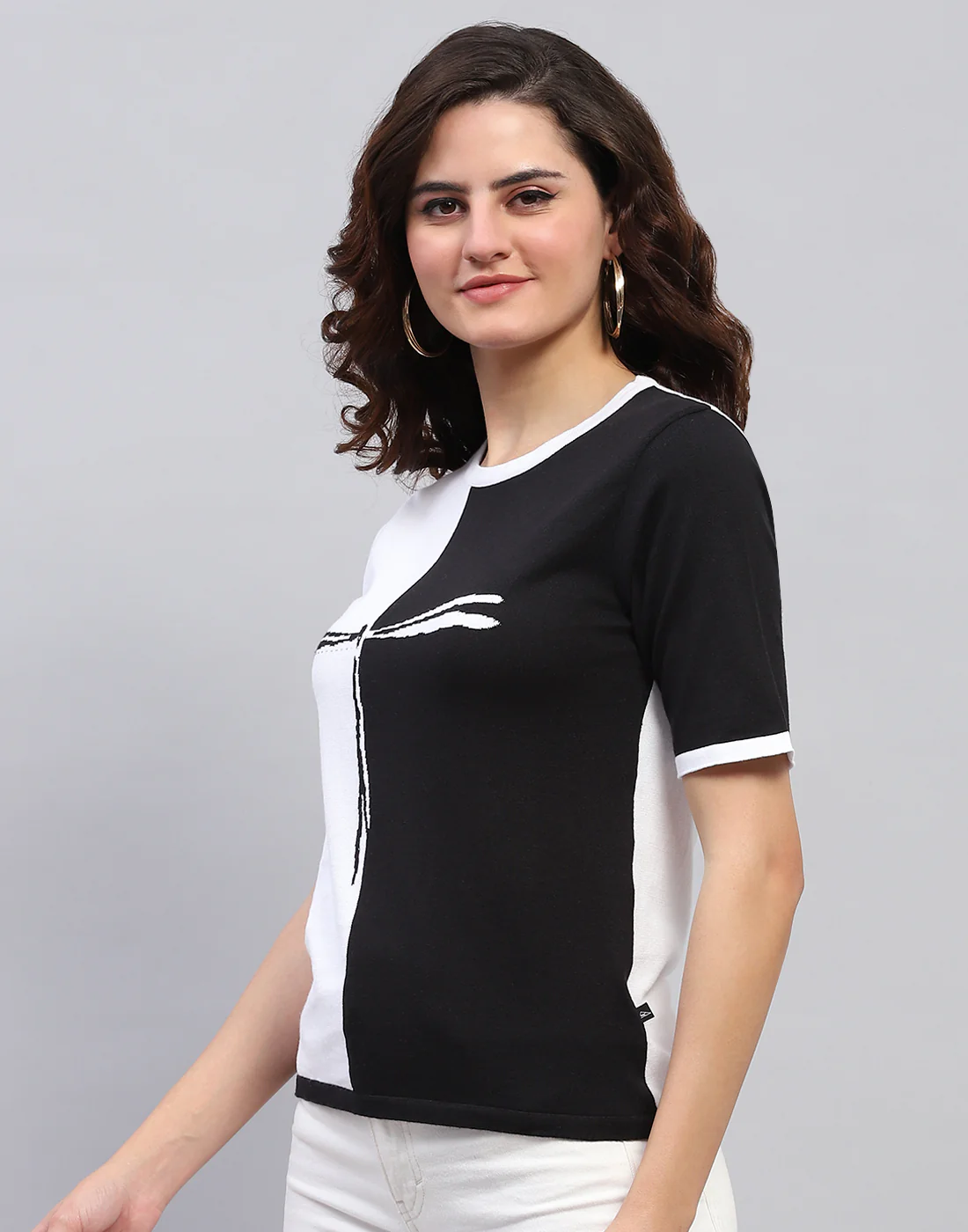 Women Black & White Colourblocked Round Neck Half Sleeve Top - Image 3