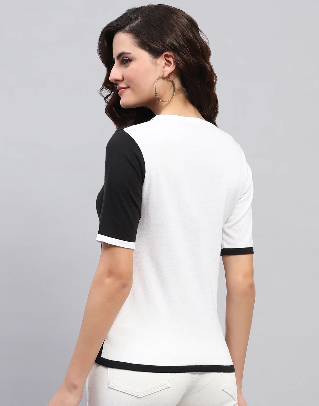 Women Black & White Colourblocked Round Neck Half Sleeve Top - Image 5