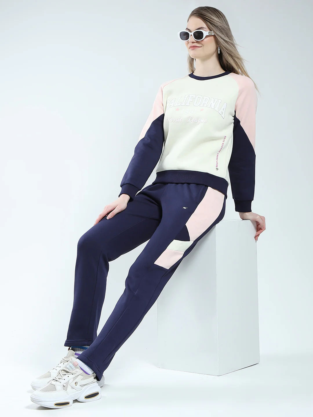 Women Blue & Beige Printed Round Neck Full Sleeve Winter Tracksuit - Image 2