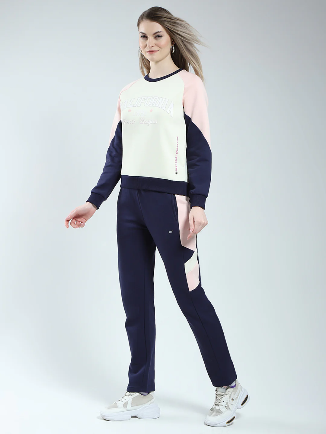 Women Blue & Beige Printed Round Neck Full Sleeve Winter Tracksuit - Image 3