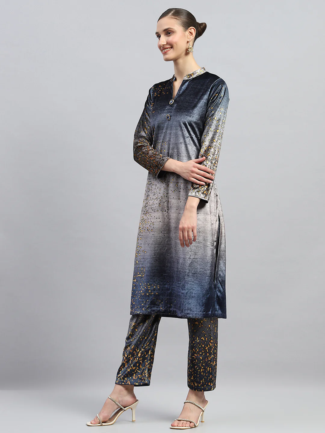 Women Blue Printed Round Neck Full Sleeve Kurti Set - Image 3