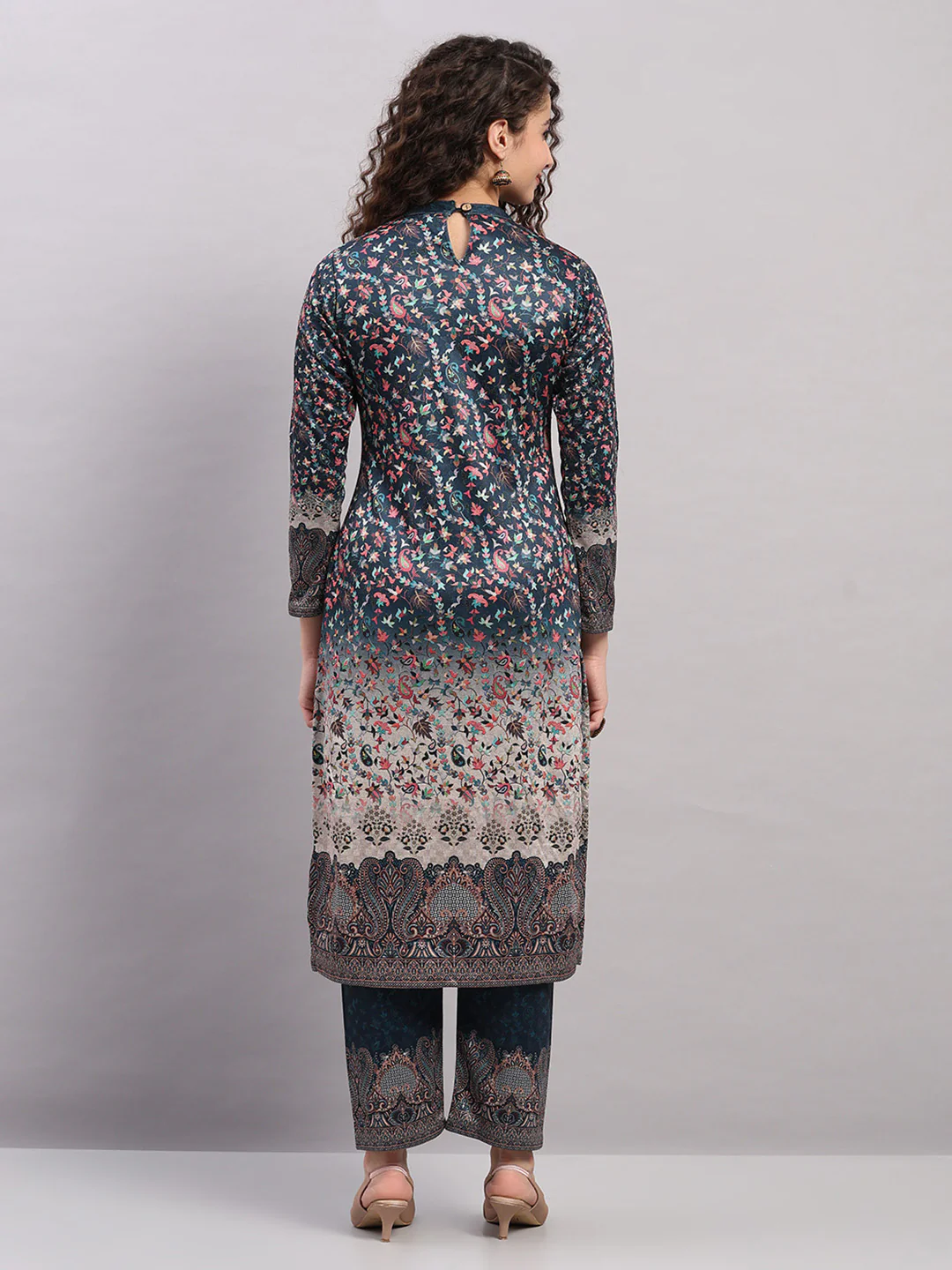 Women Blue Printed Round Neck Full Sleeve Kurti Set for Winter - Image 5