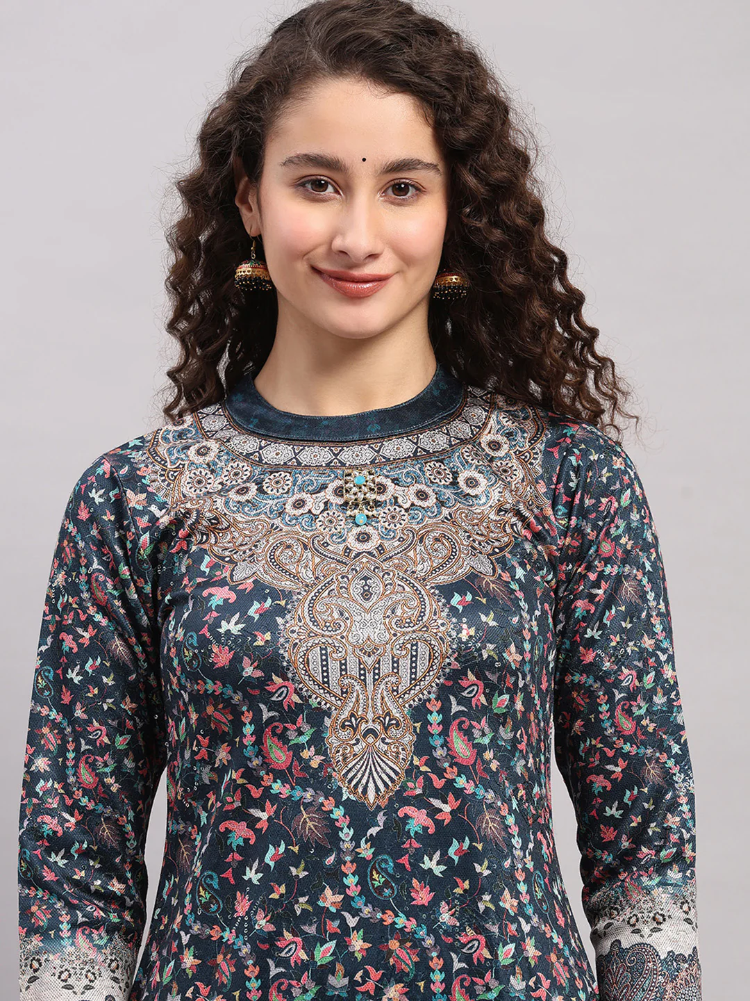 Women Blue Printed Round Neck Full Sleeve Kurti Set for Winter - Image 6
