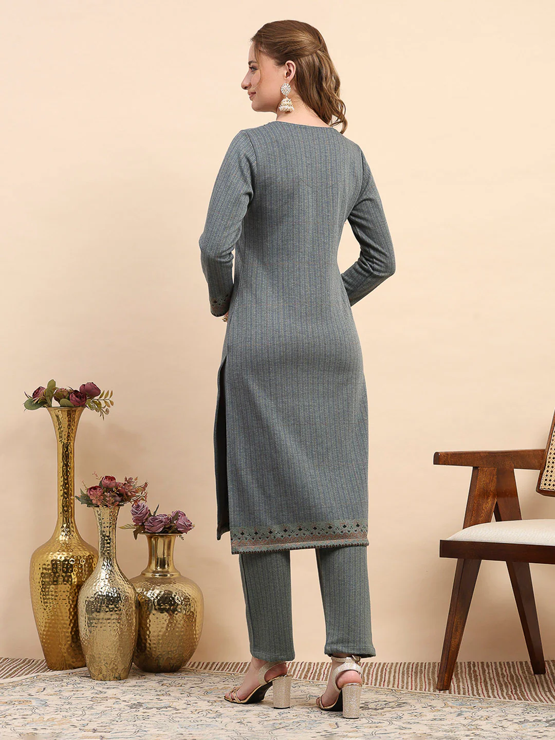 Women Blue Printed Round Neck Full Sleeve Kurti Set for Winter - Image 5