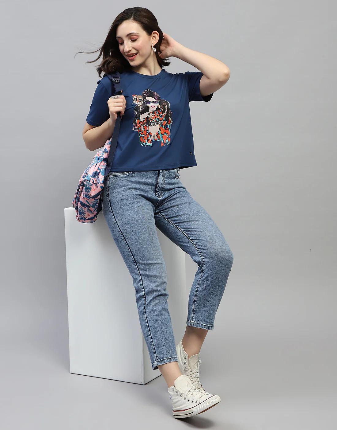 Women Blue Printed Round Neck Half Sleeve Top - Image 2