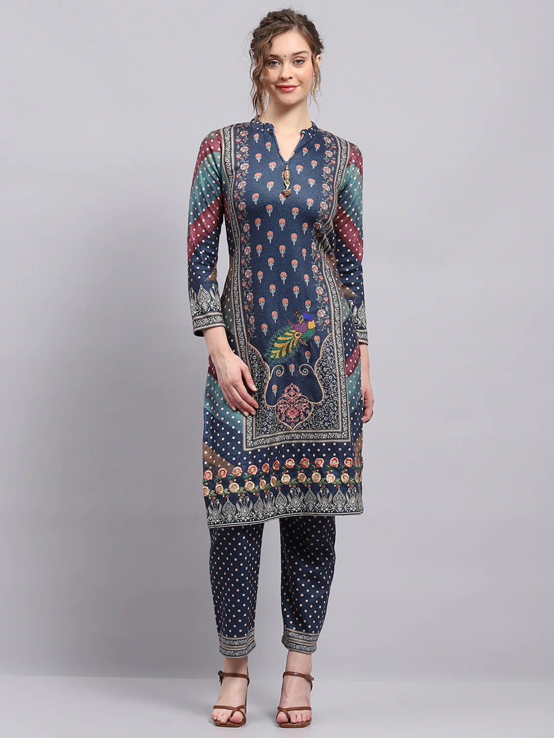 Women Blue Printed Round Neck 3/4th Sleeve Kurti Set for Winter - Image 3
