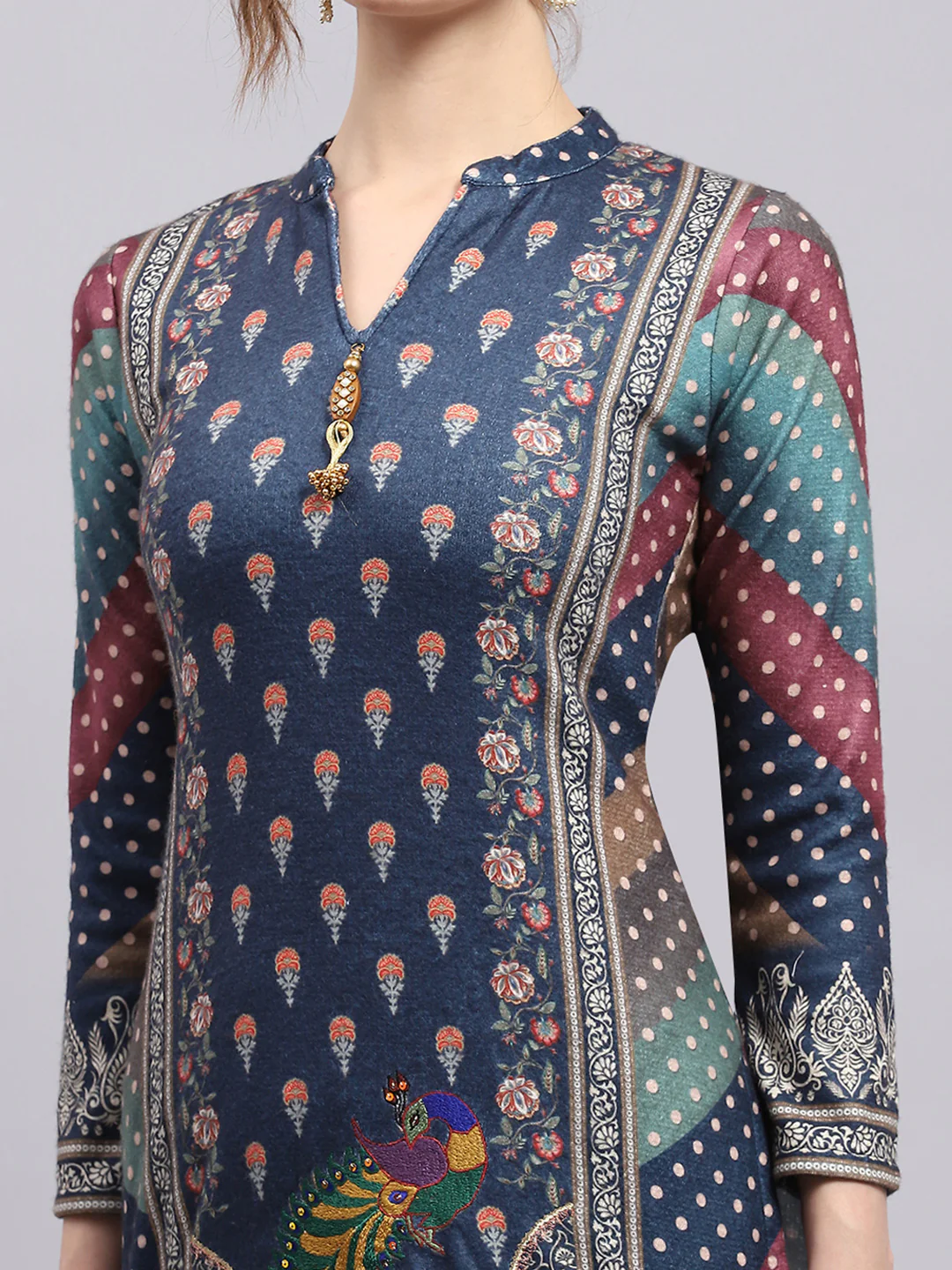 Women Blue Printed Round Neck 3/4th Sleeve Kurti Set for Winter - Image 6