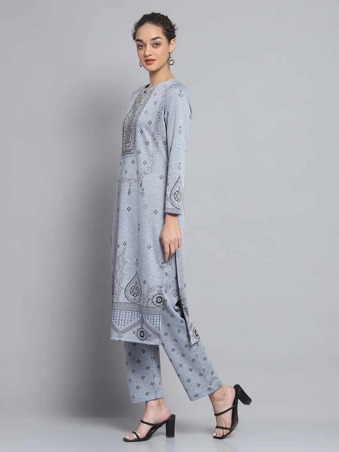Women Blue Self Design Round Neck Full Sleeve Kurti Set for Winter - Image 4