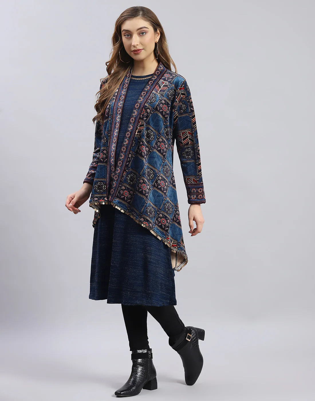 Women Blue Self Design Round Neck Full Sleeve Kurtis Set - Image 4