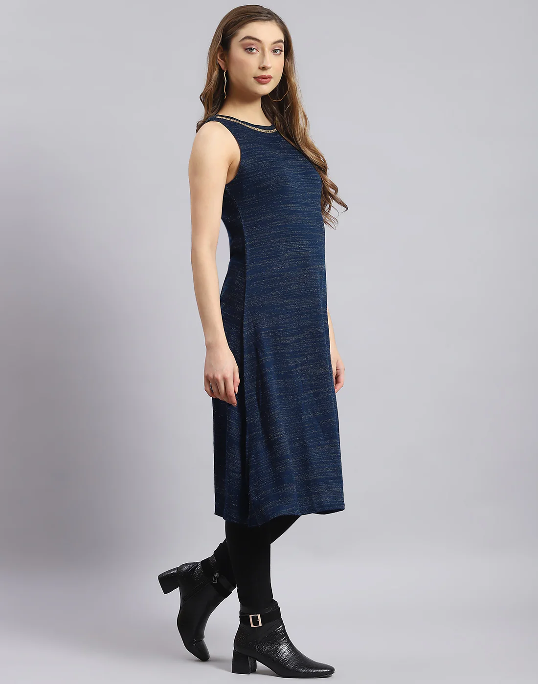 Women Blue Self Design Round Neck Full Sleeve Kurtis Set - Image 7