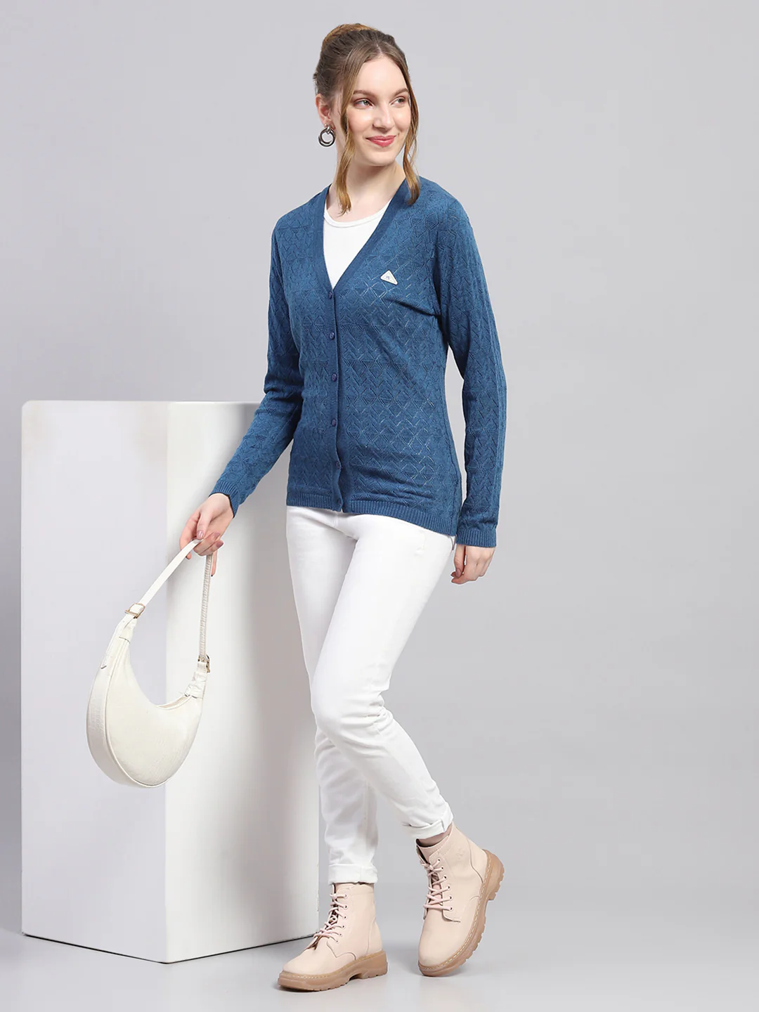 Women Blue Self Design V Neck Full Sleeve Cardigan - Image 2